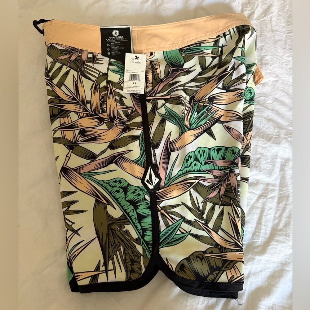 VOLCOM Tropical Print Men's Swim Shorts - Picture 4 of 10